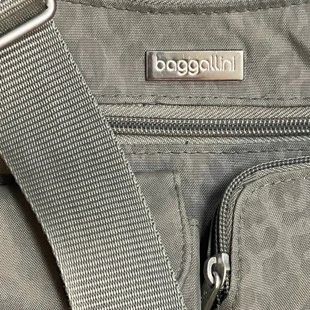 Baggallini Gray animal print Crossbody Bag